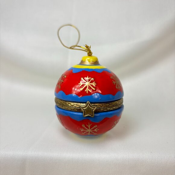 Hinged Porcelain Small Vintage Christmas Ornaments Trinket Boxes Set of 2 - Picture 3 of 13